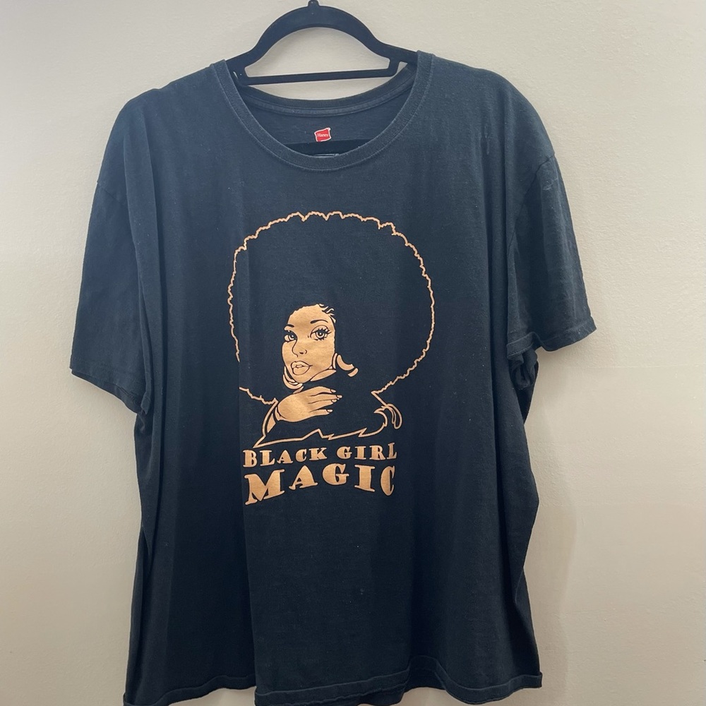 Graphic tee shirt